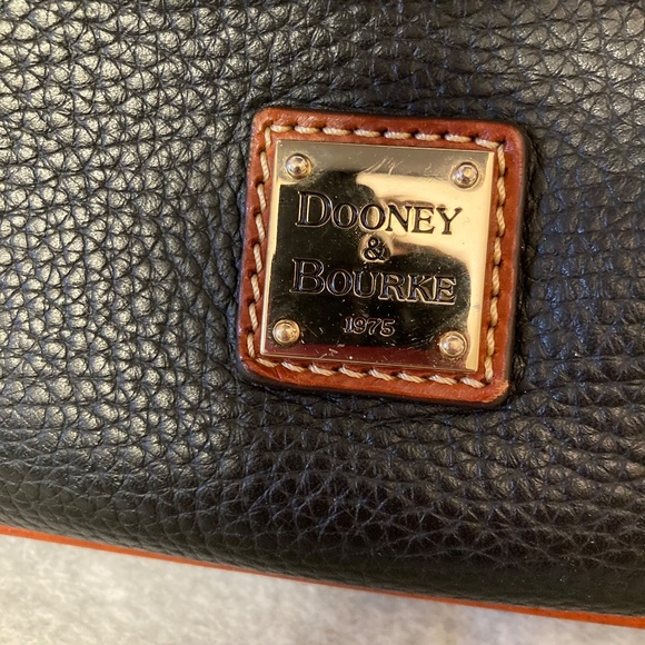 Dooney Bourke Black Pebbled Leather Brown Trim Purse With Dust Bag - Picture 5 of 15